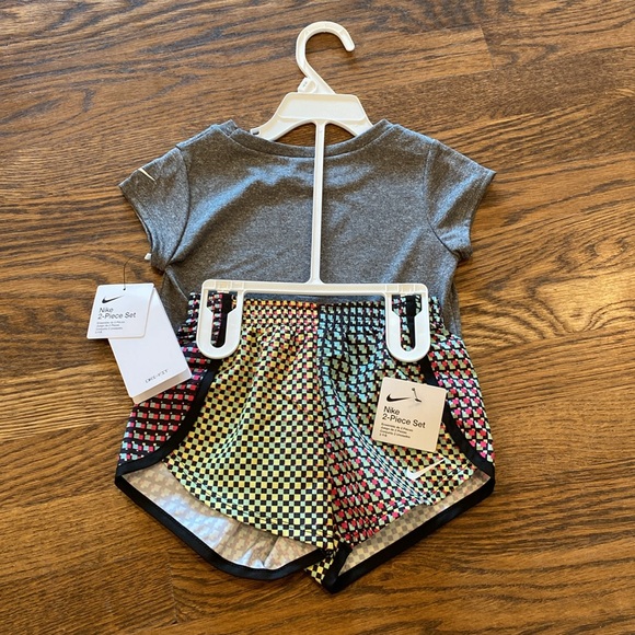 💕x2HP💕Nike toddler girl grey shorts set - Picture 8 of 9